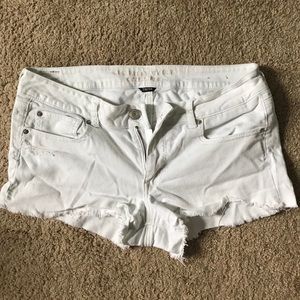 American Eagle White Stretch Shorts